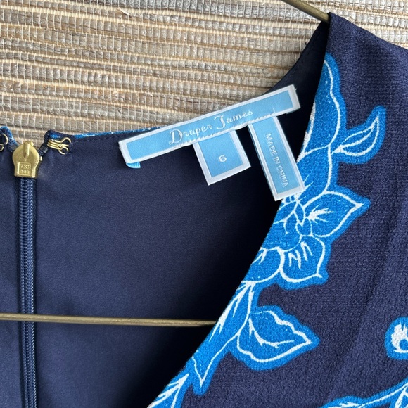 Draper James Blue and Navy Floral V-Neck A-Line Dress With Open Sleeves Size 6 - Picture 4 of 9